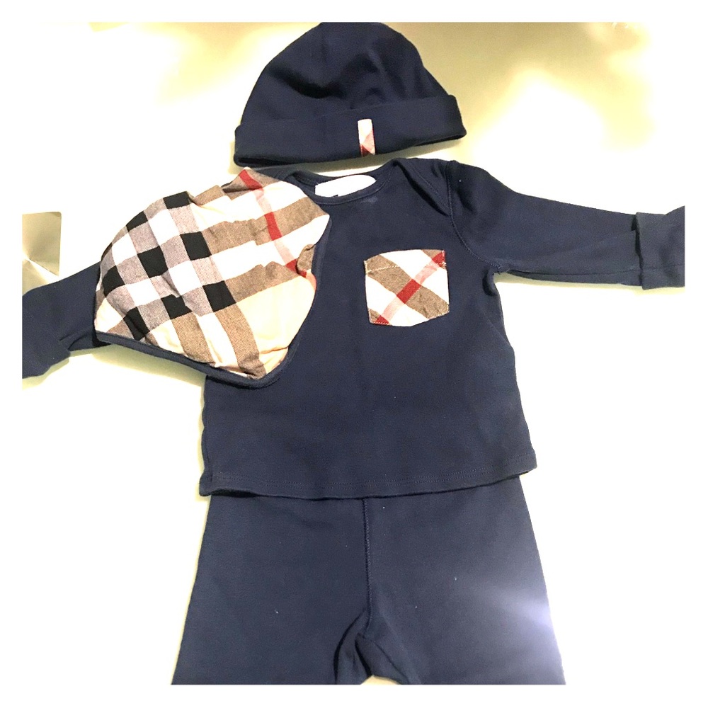Burberry outfit/set